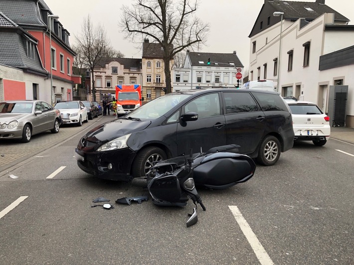 POL-AC: Zwei Verletzte bei Verkehrsunfall