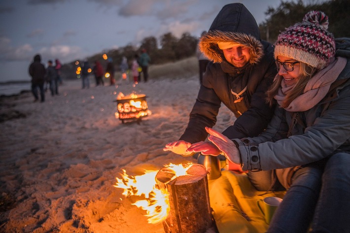 Ostseeküste Schleswig-Holstein erstrahlt im &quot;Lichtermeer&quot;