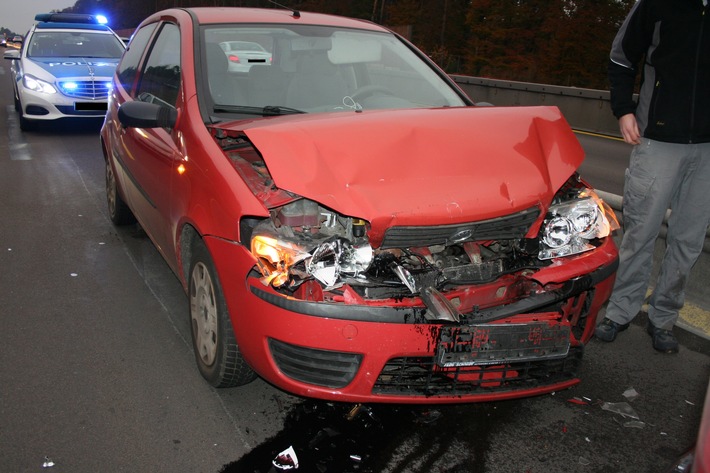 POL-PDKL: A6/Kaiserslautern, Hoher Sachschaden bei Auffahrunfall