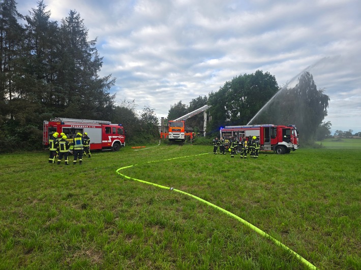 FW-RD: Feuer im Wohnhaus - eine Person verstorben