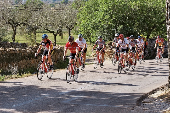 "Im Winter gewinnt man - nicht im Sommer!" / alltours baut Angebote für Radsportler massiv aus (mit Bild)