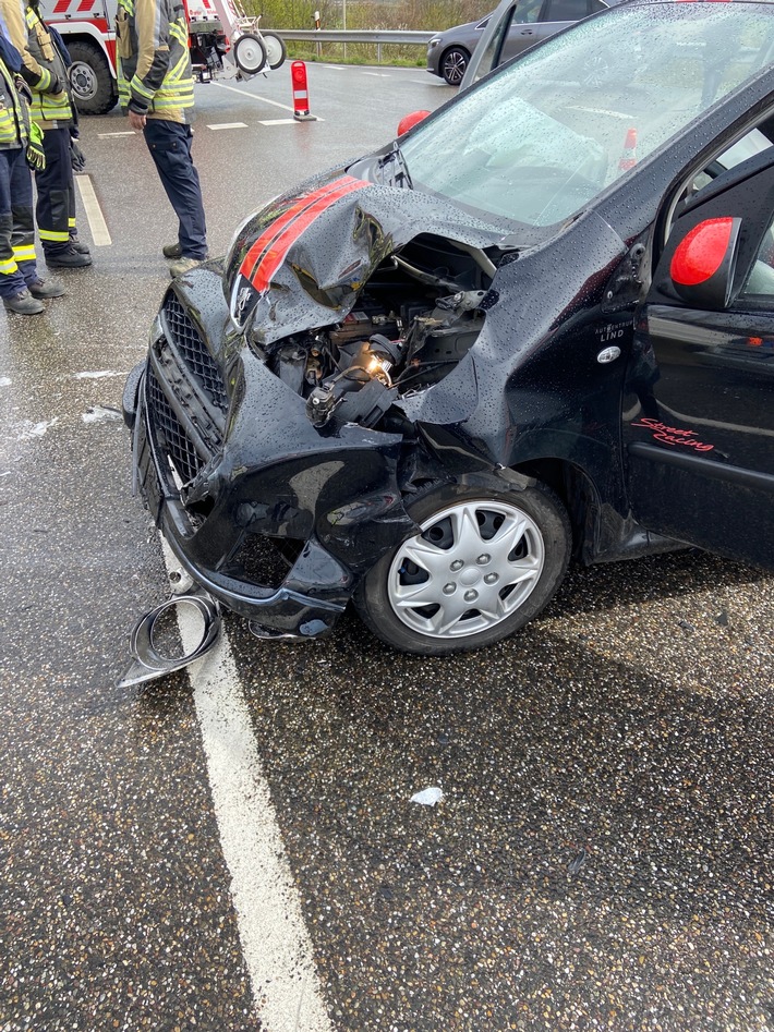 POL-PDNW: Ein Verletzter nach Verkehrsunfall auf der B271