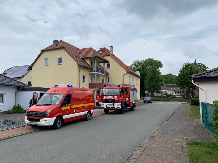 FW Borgentreich: Brand einer Elektrounterverteilung in Borgentreich. Ein Großaufgebot der Feuerwehren wurde alarmiert. Es gab keine Verletzten