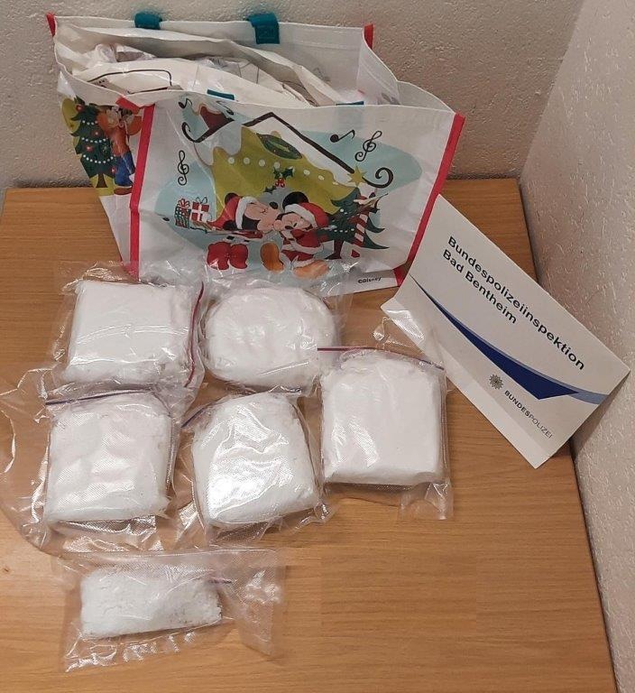 BPOL-BadBentheim: Drogenschmuggler Duo mit Amphetamin für rund 50.000 Euro an der Grenze festgenommen