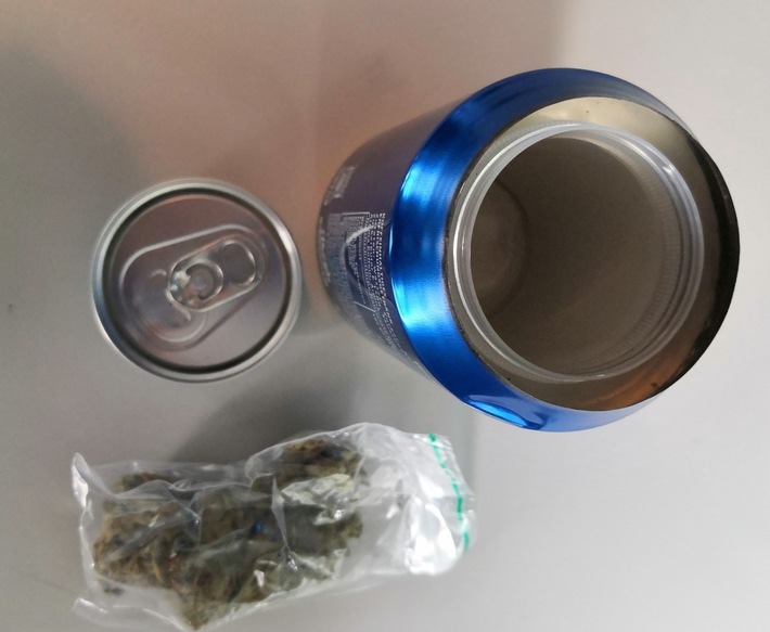 BPOL NRW: Bundespolizei findet Marihuana in einer Getränkedose