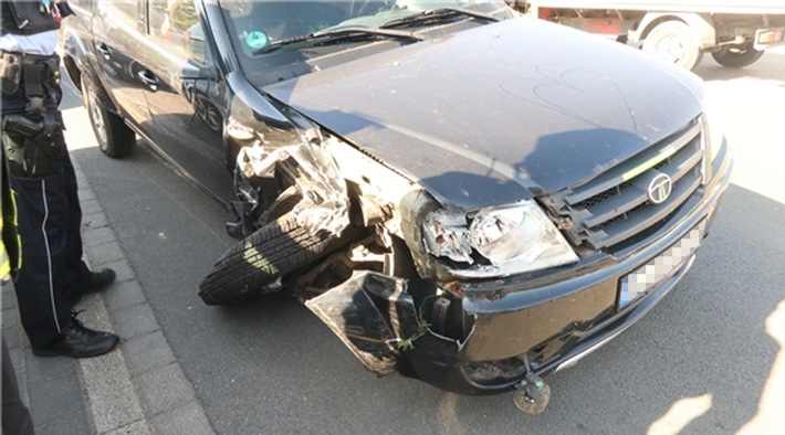 POL-ME: Unfall verursacht und Zeugen geschlagen - 2505094