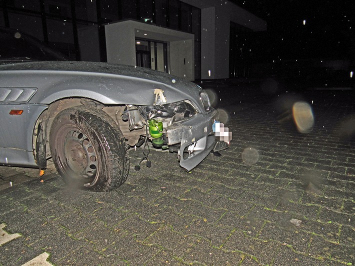 POL-ME: Hoher Sachschaden bei Verkehrsunfall - die Polizei ermittelt - Erkrath - 2009031