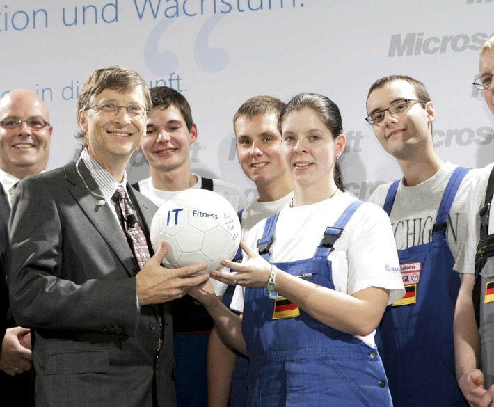 Bill Gates gibt Startschuss zu "IT-Fitness"-Initiative in Deutschland