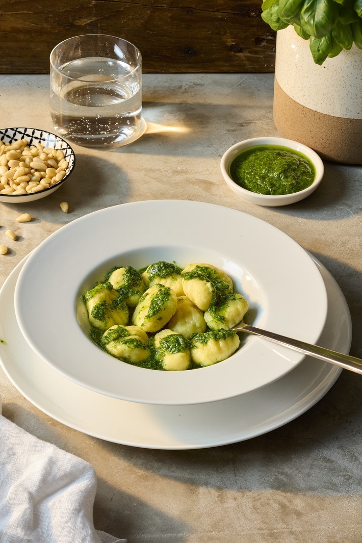Gnocchi mit Kräuterpesto: italienischer Frühlingsgenuss mit Kartoffeln