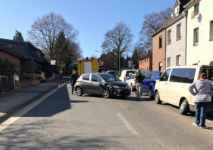 POL-AC: Aachener Straße nach Unfall vorübergehend gesperrt