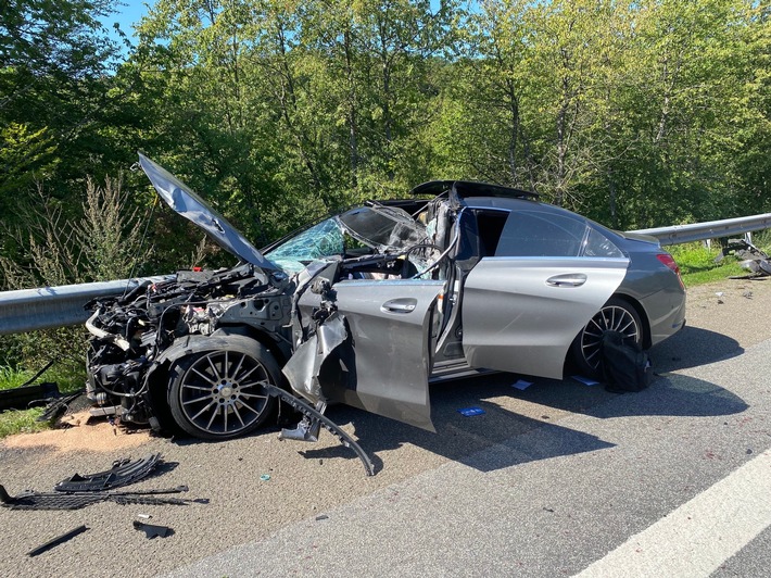 POL-PDKL: PKW-Fahrer schwerverletzt