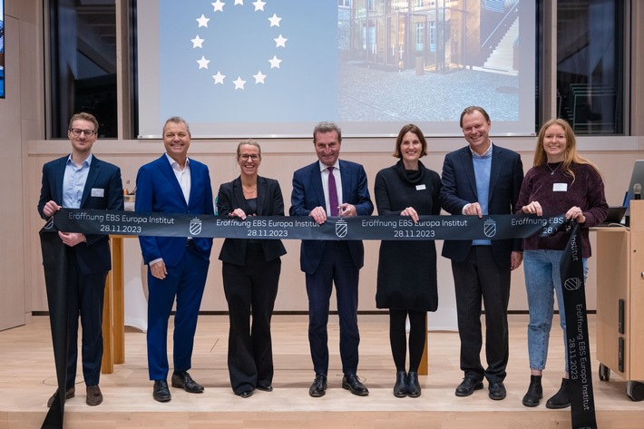 EBS Universität eröffnet Europa Institut