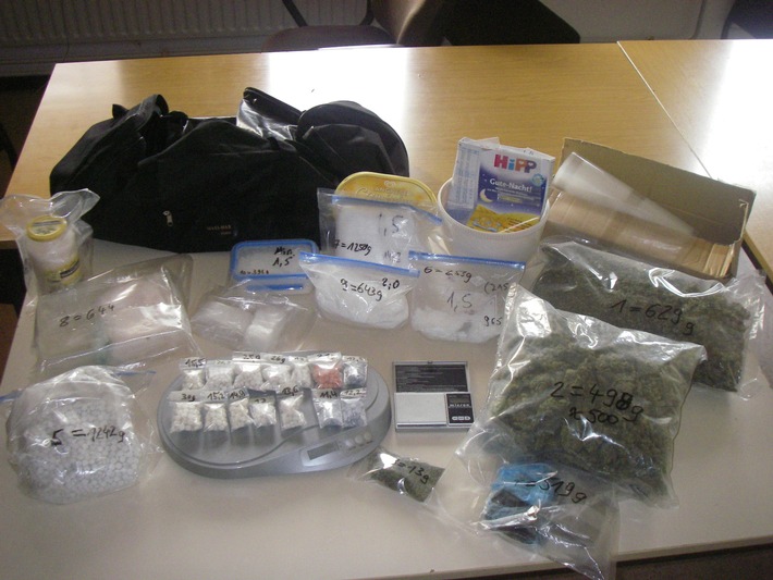 POL-DN: Mutmaßlicher Dealer in Haft - Kiloweise Drogen sichergestellt