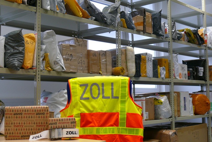 HZA-HN: Weihnachten und Black Friday: Wichtige Hinweise des Zolls zu Bestellungen und Geschenken aus dem Ausland