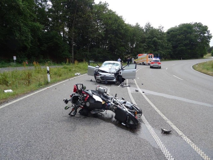 POL-PDTR: Tödlicher Verkehrsunfall auf der B 41/ 74-jähriger Motorradfahrer durch Unfall tödlich verletzt