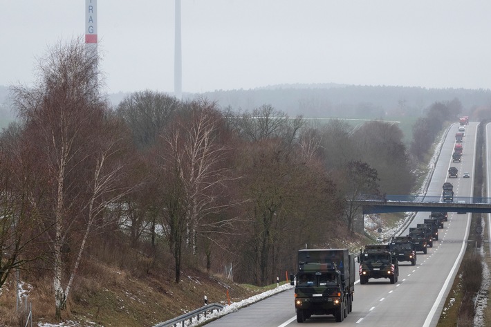 Konvois deutscher Streitkräfte auf Straßen von Nordrhein-Westfalen und Niedersachen erwartet