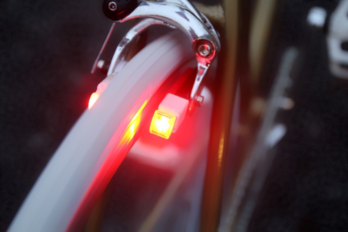 Eine-Million-Euro Kickstarter-Kampagne &quot;Magnic Microlights&quot; liefert revolutionäre All-in-One Fahrradbeleuchtung