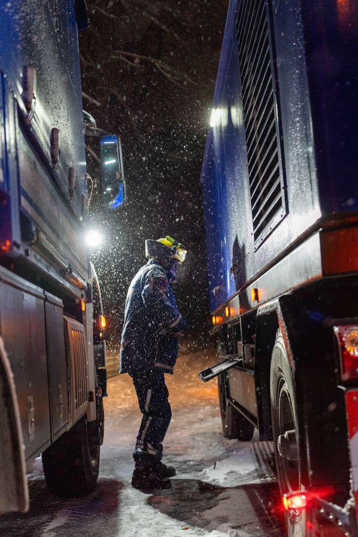 THW LVBEBBST: Großflächiger Stromausfall im Südwesten Berlins - THW unterstützt mit Notstrom und Notrufannahmestellen
