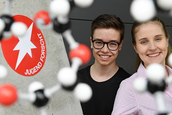 Auftakt zum 53. Bundesfinale von Jugend forscht bei Merck in Darmstadt (FOTO)