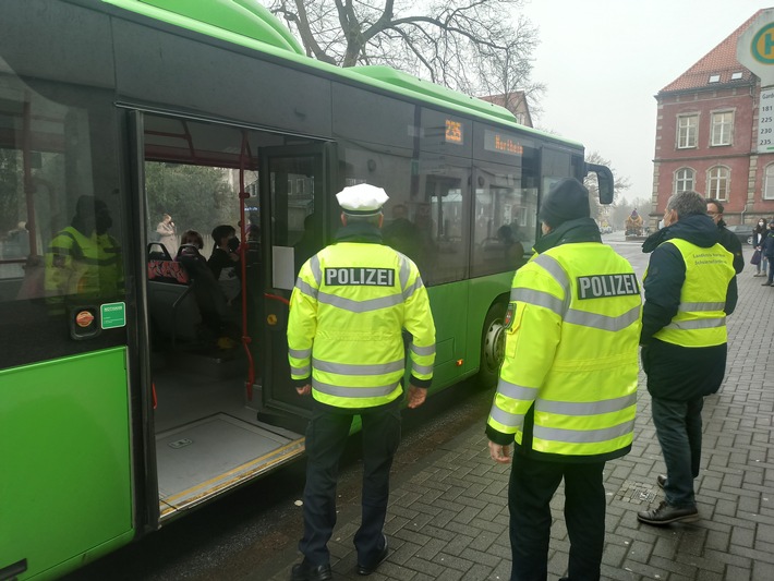 POL-GOE: 3G-Regel im ÖPNV: Einsatzkräfte der Polizeidirektion Göttingen verzeichnen bei Kontrolltag mehr als 1000 Verstöße