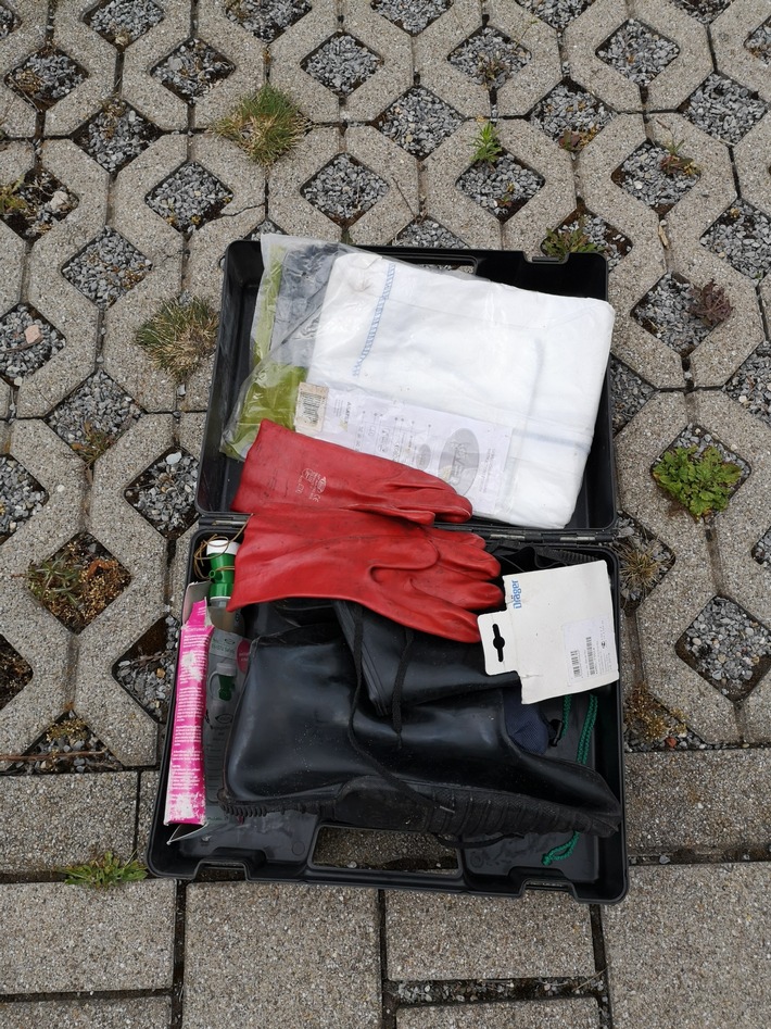 POL-MA: Heidelberg-Pfaffengrund: Koffer mit Schutzbekleidung gefunden - Wer vermisst einen solchen Koffer?