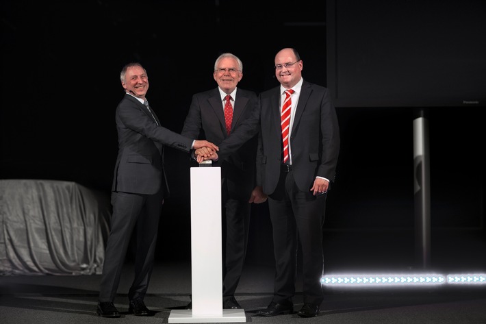 Audi macht die Nacht zum Tag: neues Lichtassistenzzentrum