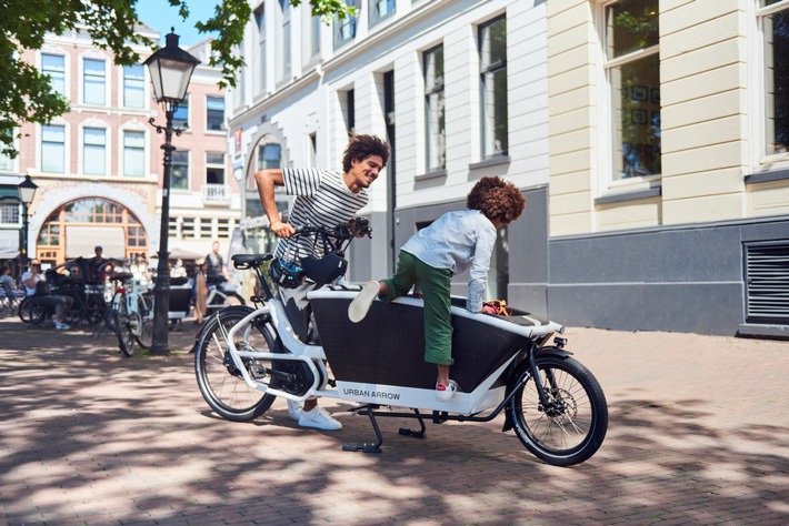 Im Sommer lohnt sich ein Ausflug mit dem E-Lastenrad, um die Stadt aus einer ganz neuen Perspektive wiederzuentdecken | Foto: urbanarrow.com