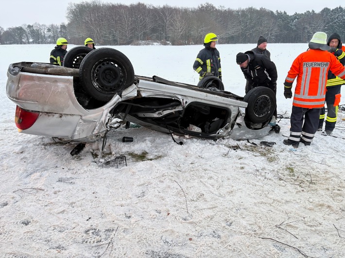 FW-ROW: Schwerer Verkehrsunfall auf der K 223 - Fahranfängerin lebensgefährlich verletzt