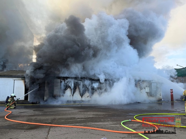 FW-RE: Brand in Heizkraftwerk am Freitagmorgen - keine Verletzten - massive Rauchsäule über Recklinghausen