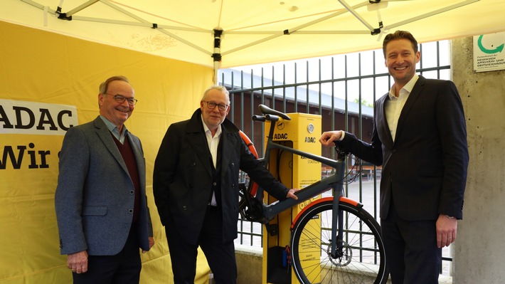 Erste ADAC Radservice-Station in Hessen eröffnet - Pressemeldung des ADAC