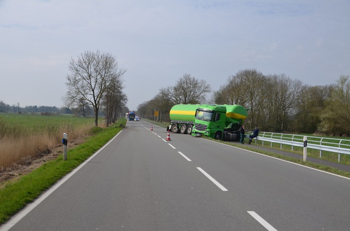 POL-DEL: Landkreis Wesermarsch: Verkehrsunfall auf der B211 in Ovelgönne +++ Verkehrsbehinderungen durch kurzfristige Vollsperrung +++ Zeugen gesucht