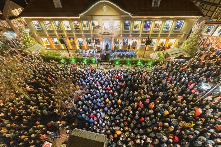 Einer der größten täglich bespielten Adventskalender: Ministerpräsident Olaf Lies zum Finale am 23. Dezember in Uelzen erwartet / Montag startet eine neue Last-Minute-Shopping-Aktion in der Innenstadt