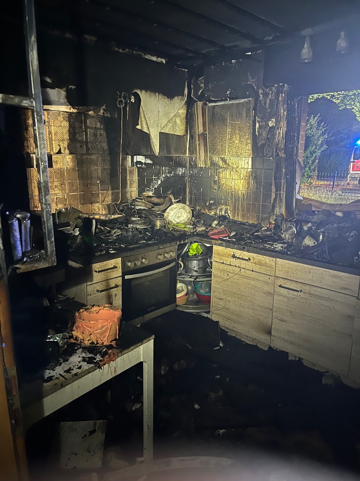 FW Minden: Küchenbrand sorgt für nächtlichen Einsatz