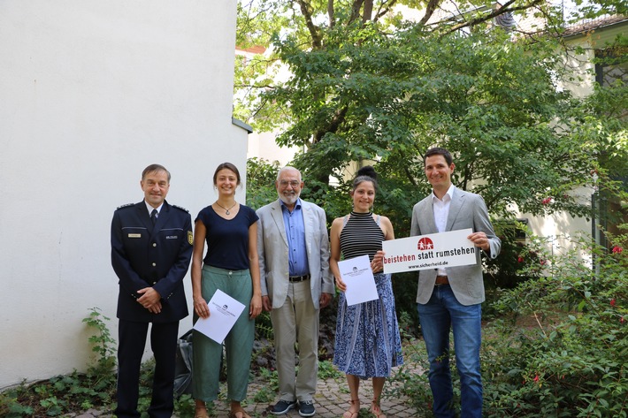 POL-MA: Heidelberg: &quot;Beistehen statt rumstehen&quot; - Ehrung aufmerksamer Zeuginnen