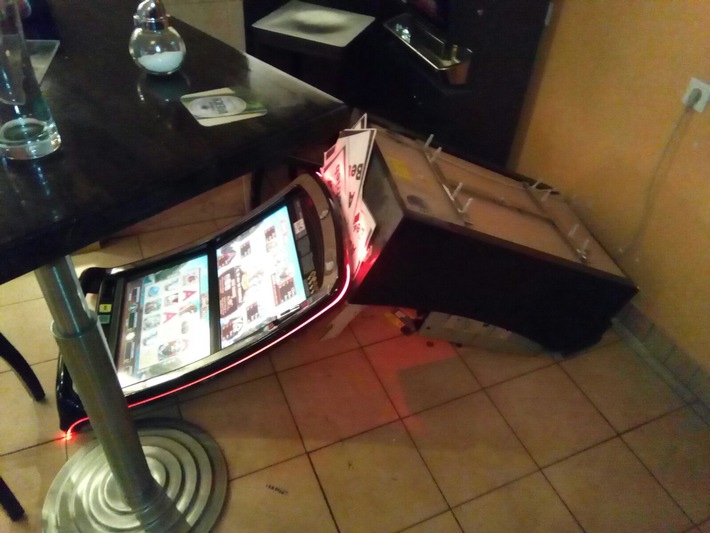BPOLI-KA: Verlorenes Glücksspiel
60-Jähriger zerstört Glückspielautomat