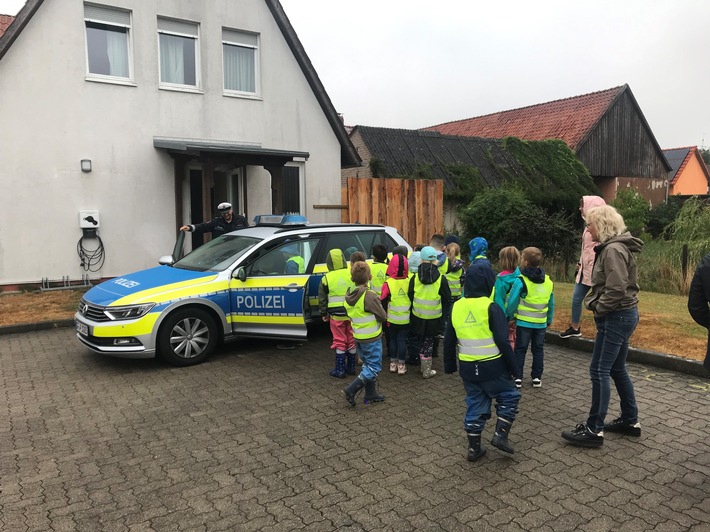 POL-GF: Kindergarten besucht das Polizeikommissariat Wittingen