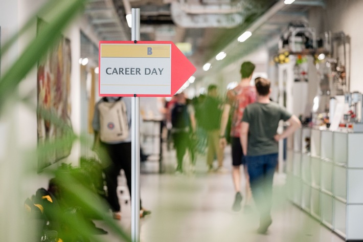 Invitation aux médias pour le Career Day du 5 mai 2026 de la Haute école spécialisée bernoise Technique et informatique