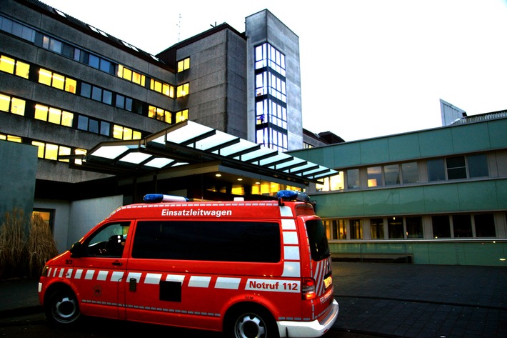 FW-E: Feuer im Alfried Krupp Krankenhaus in Essen-Steele, ein Patient und zwei Mitarbeiter verletzt