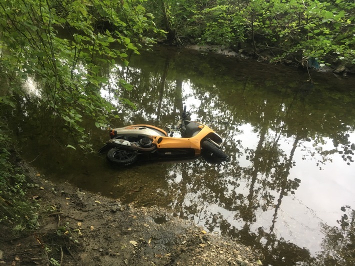 FW Lage: Technische Hilfe / Motorroller in Werre - 20.08.2017 - 7:58 Uhr