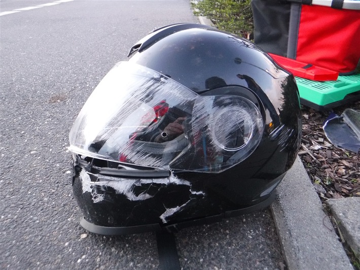 POL-DN: Junger Motorradfahrer schwer verletzt