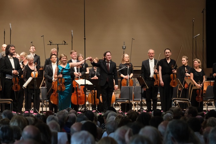 Begeisterung und neuer Besucherrekord / Mit dem ausverkauften Filmmusik-Konzert "And the Oscar goes to..." ist die 6. Ausgabe von Klosters Music unter grossem Jubel zu Ende gegangen.