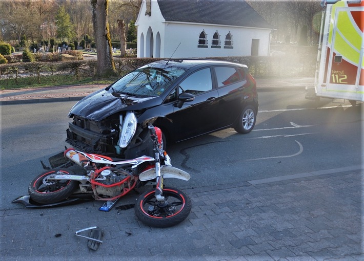 POL-HX: Motorradfahrer bei Unfall verletzt
