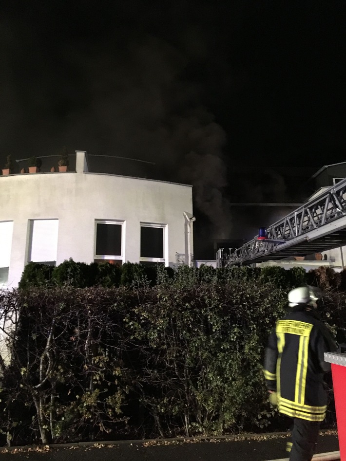 FW-DO: 19.11.2018 - Feuer im Dortmunder Süden
Zimmerbrand nach Defekt an Fernseher