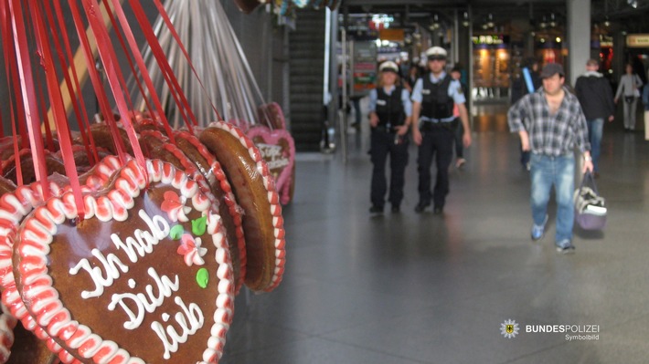 Bundespolizeidirektion München: Südländisches Temperament, norddeutsche Vergnügungssüchtige und hungrige Angreifer