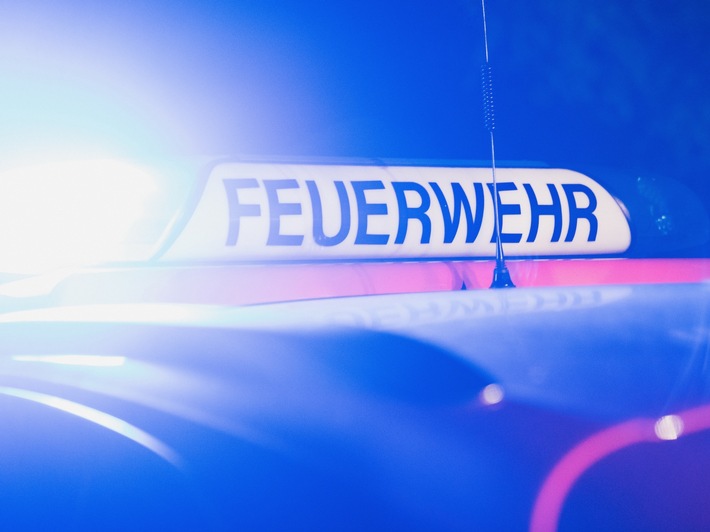 FW Hünxe: Person in verschlossener Wohnung