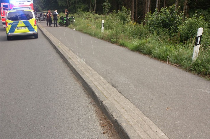 POL-RBK: Overath - Motorradfahrer kommt von der Fahrbahn ab