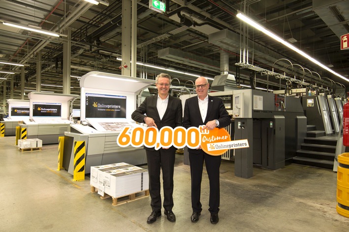 Erfolgsmeldung: Onlineprinters begrüsst 600 000. Kunden / Technologie-Partner Heidelberg gratuliert