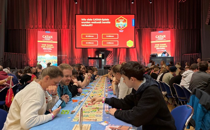 Neuer RID-Weltrekord zum 30. Jubiläum: 1.170 Teilnehmende spielen größtes CATAN-Spiel aller Zeiten!