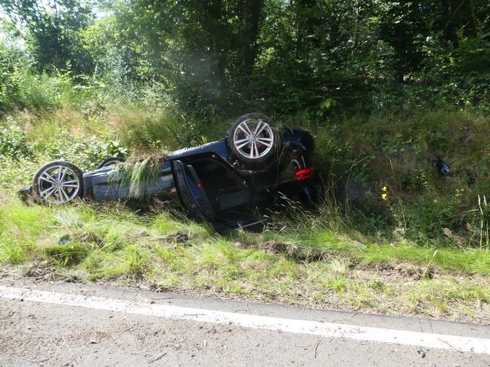 POL-GM: Unfall mit leicht verletzter Person - Fahrer flüchtet