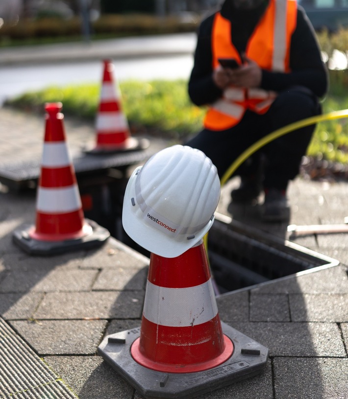 Spatenstich für Glasfaserausbau in Wallmenroth